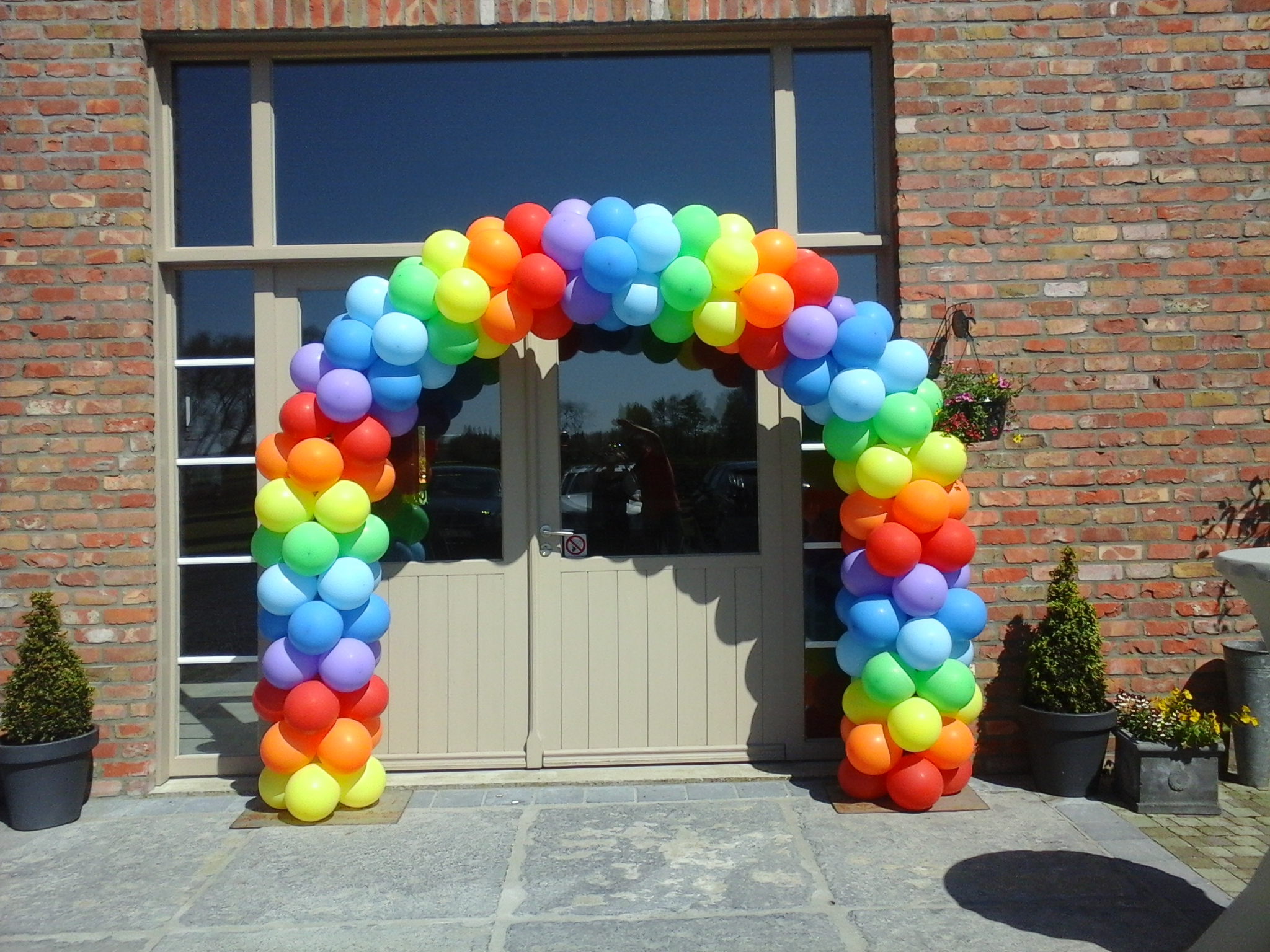 Kleurrijke ballonnenboog