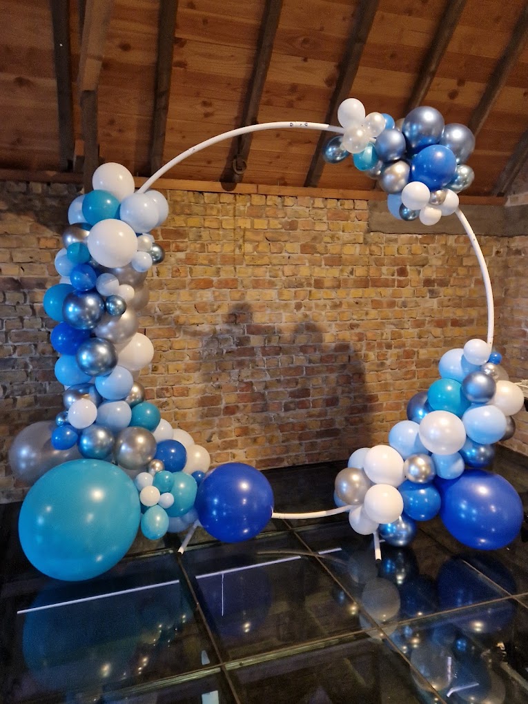 Organic balloon decoratie
